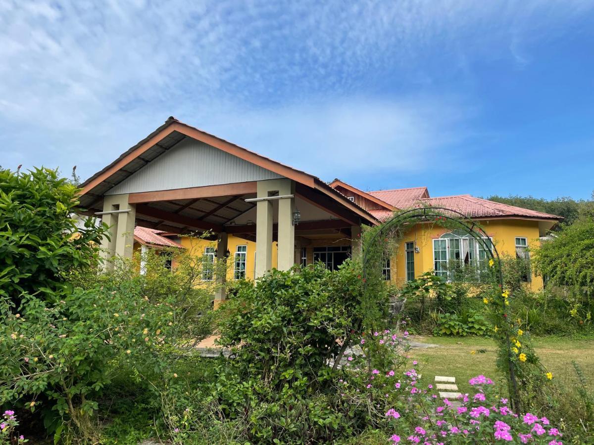 Kapal Terbang Guest House Langkawi Пантай-Сенанг Экстерьер фото